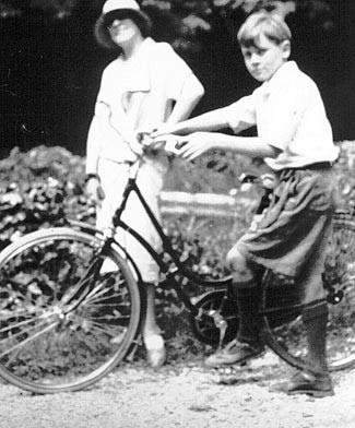 Fritz Peters at the Prieure in 1926