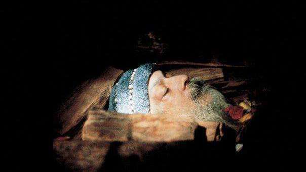 Osho's cremation at the burning ghats, Pune, 1990